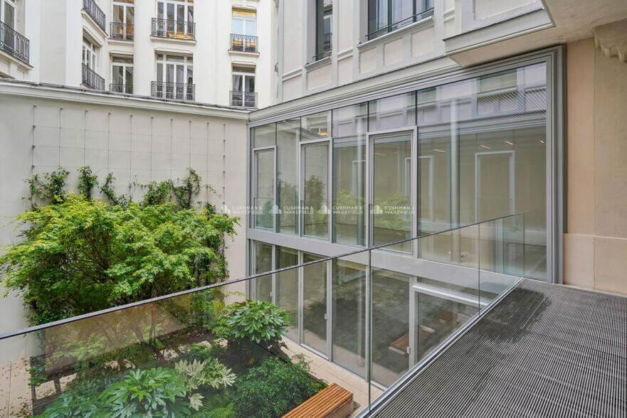 52 Rue De Monceau, Paris for lease - Building Photo - Image 2 of 15