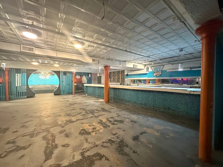 109 W Broughton St, Savannah, GA à louer - Photo du bâtiment - Image 3 de 11