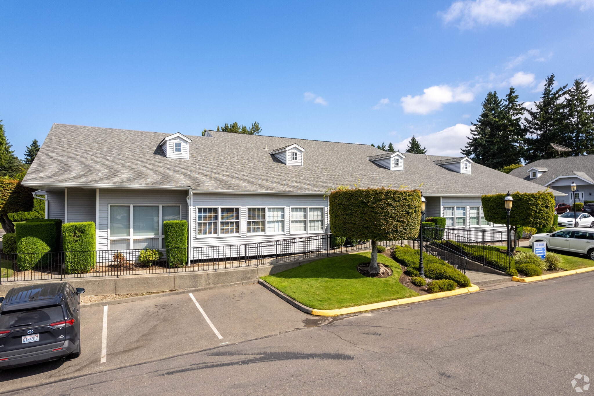 700 S 320th St, Federal Way, WA for sale Primary Photo- Image 1 of 5
