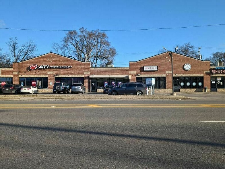 10600-10636 W 7 Mile Rd, Detroit, MI for lease - Building Photo - Image 2 of 15