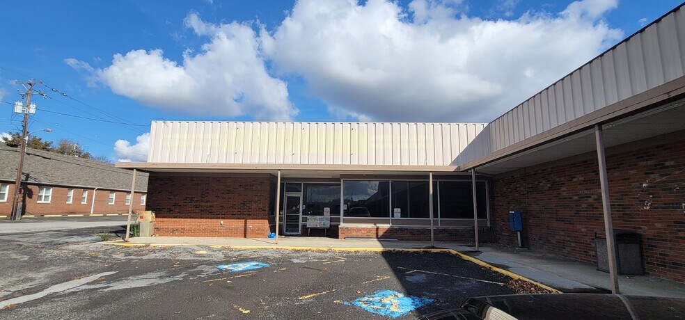 470 Hotchkiss St, Campbellsville, KY à vendre - Photo du bâtiment - Image 2 de 8