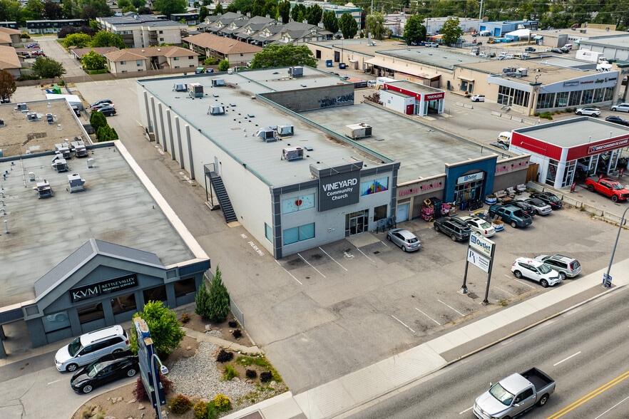 1825 Main St, Penticton, BC for lease - Building Photo - Image 3 of 6