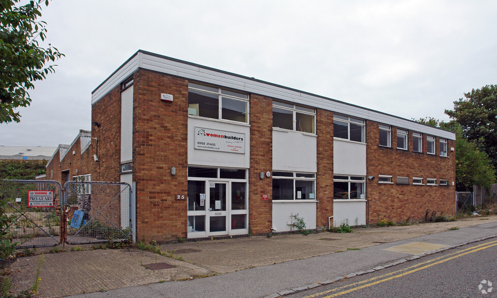 25 First Ave, Milton Keynes for sale - Primary Photo - Image 1 of 1