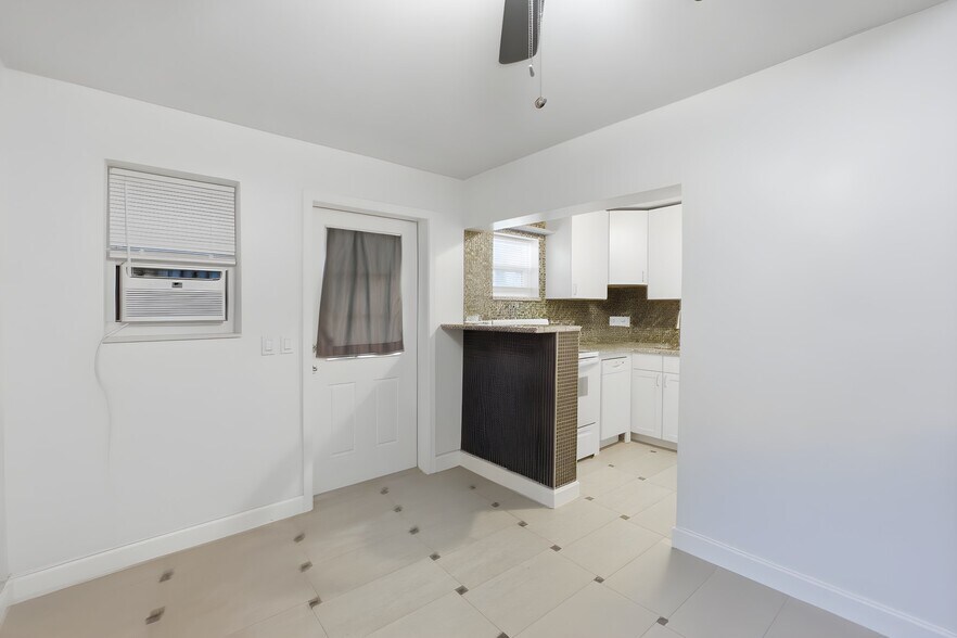 823 NW 3rd St, Pompano Beach, FL à vendre - Photo du bâtiment - Image 2 de 33