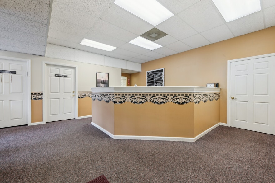 116 E Pittsburgh St, Greensburg, PA for lease - Building Photo - Image 3 of 20