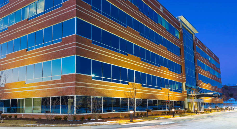 3000 Gsk Dr, Moon Township, PA for lease - Building Photo - Image 1 of 4