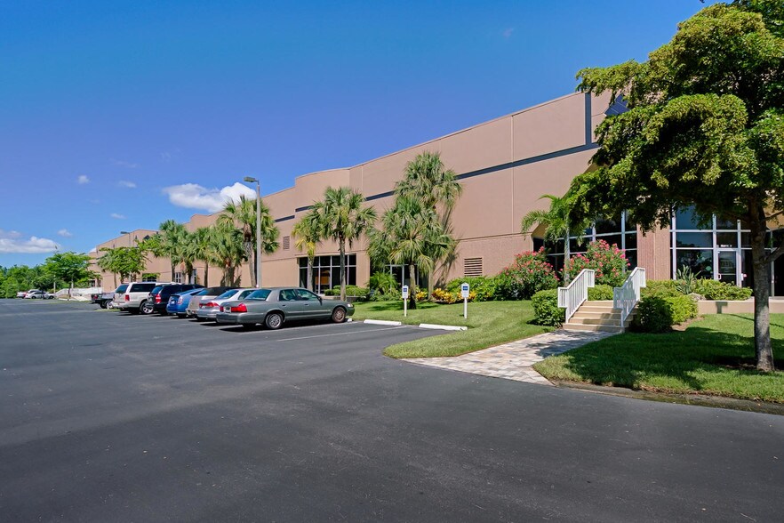 13830 Jetport Commerce Pky, Fort Myers, FL à louer - Autre - Image 3 de 37