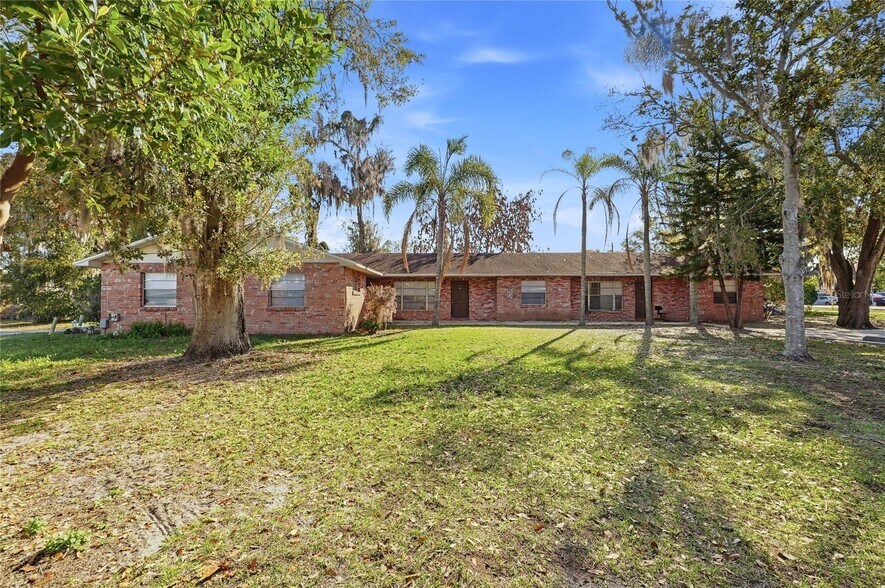 2300 W Cannon Ter NW, Winter Haven, FL à vendre - Photo du bâtiment - Image 2 de 54
