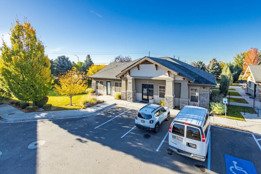 3405 W Bavaria St, Eagle, ID à louer - Photo du bâtiment - Image 2 de 9