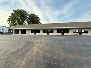 320 E King St, King, NC for lease Interior Photo- Image 2 of 5