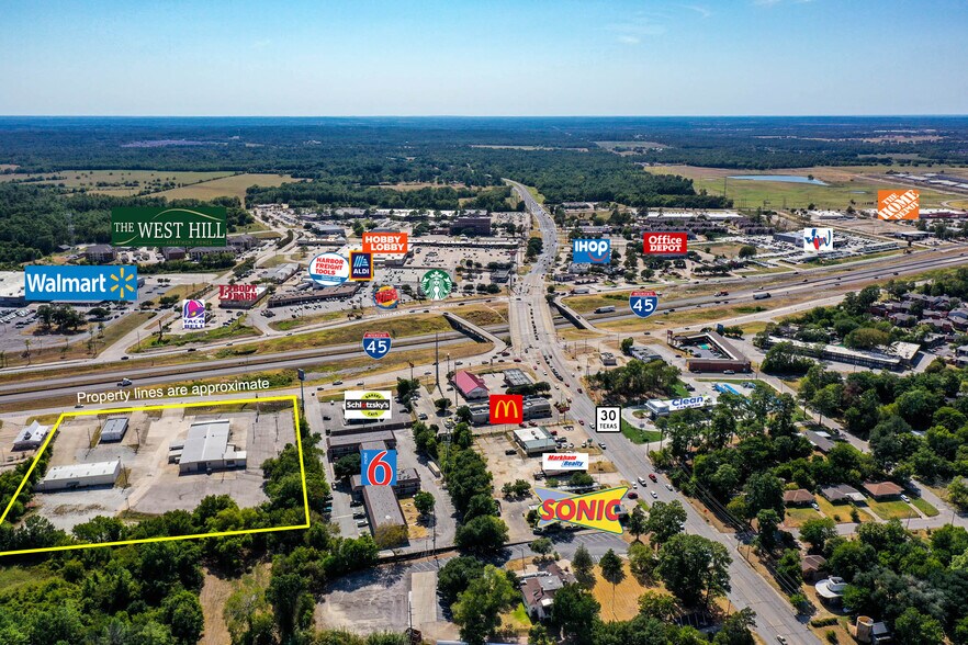 130 Interstate 45 N, Huntsville, TX à vendre - Photo du bâtiment - Image 2 de 4