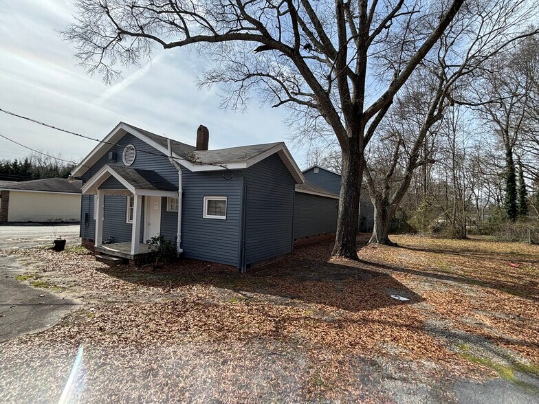 1304 S Broad St, Monroe, GA à louer - Photo du bâtiment - Image 2 de 40