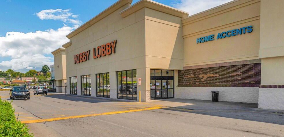 1919-2009 N Eastman Rd, Kingsport, TN à louer - Photo du bâtiment - Image 3 de 19