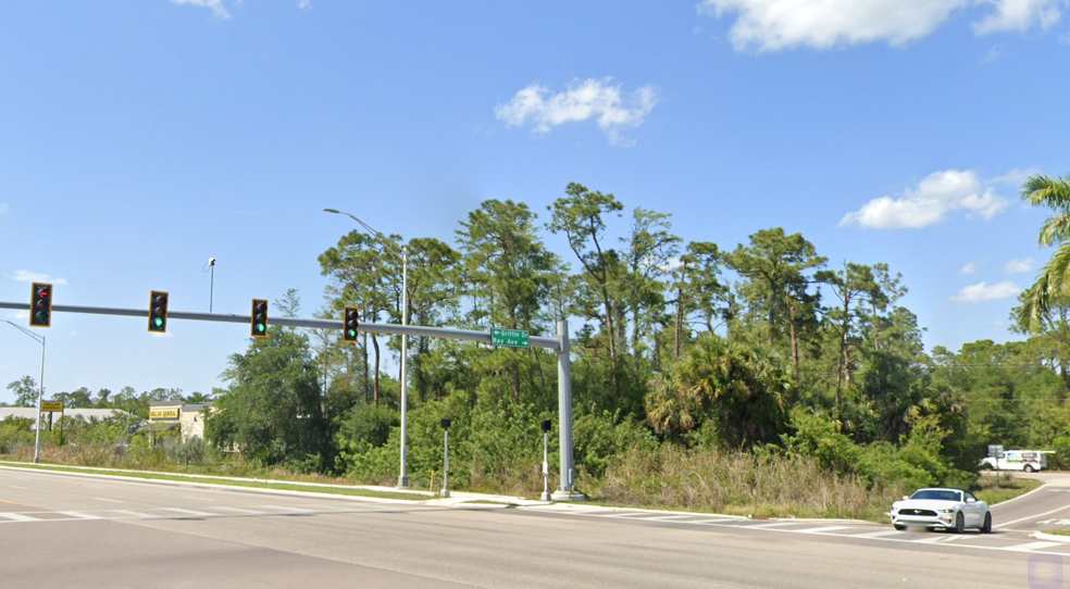 554 Meadow Rd, Lehigh Acres, FL for sale - Building Photo - Image 2 of 3