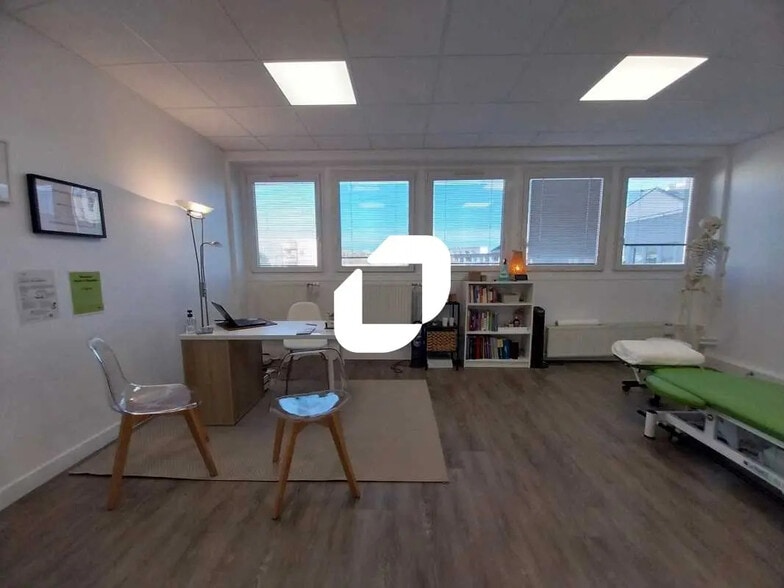 Bureau dans Maurepas à louer - Photo intérieure - Image 2 de 5