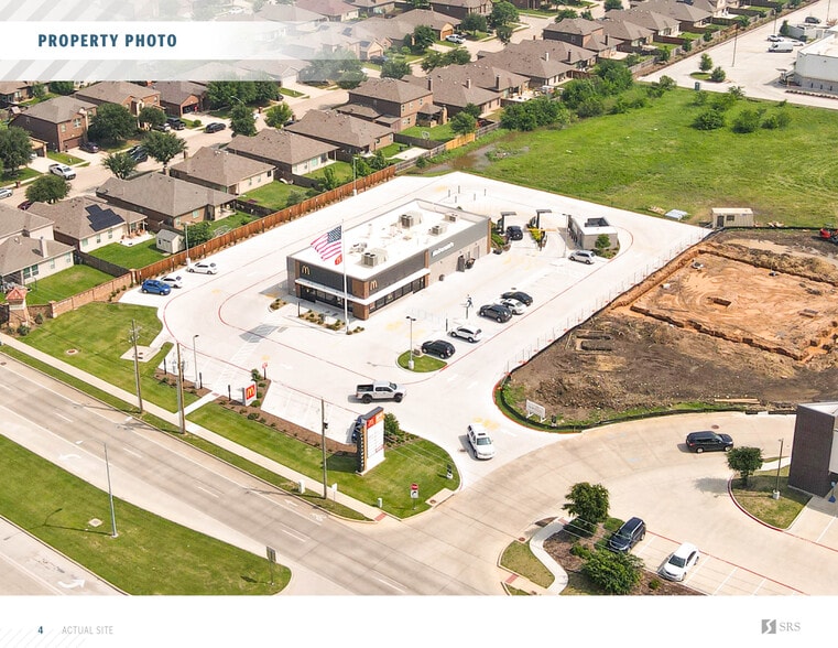 1664 Basswood Blvd, Fort Worth, TX for sale - Building Photo - Image 3 of 9