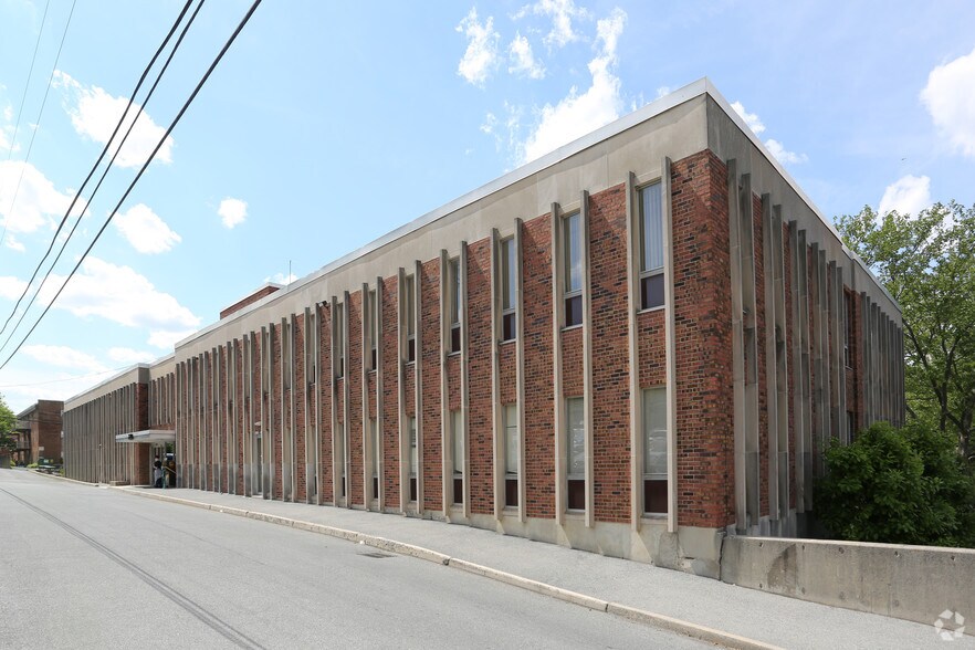 2200 W Hamilton St, Allentown, PA à vendre - Photo du bâtiment - Image 2 de 4