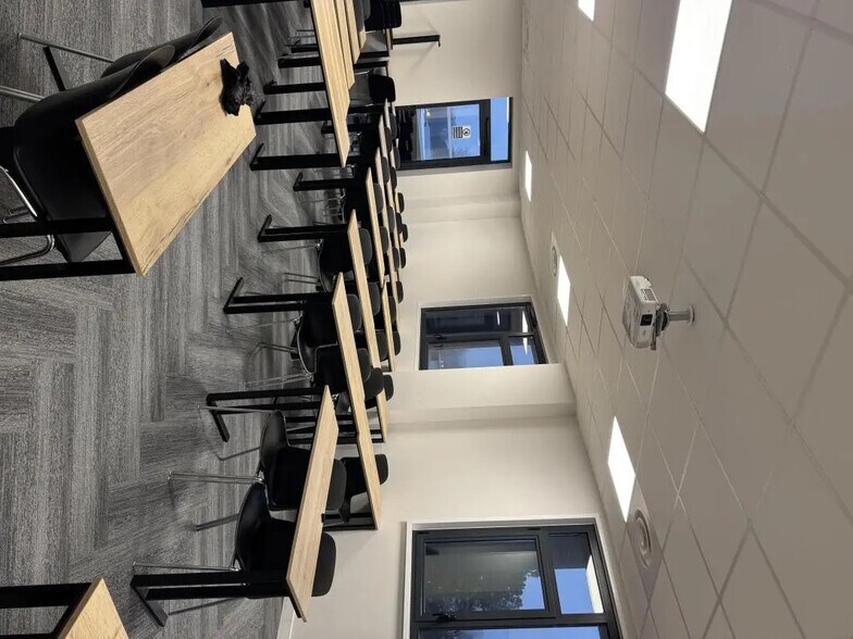 Bureau dans Bruges à louer - Photo du bâtiment - Image 3 de 3