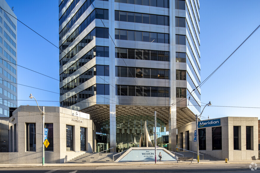 22 St Clair Ave E, Toronto, ON for sale - Building Photo - Image 1 of 1