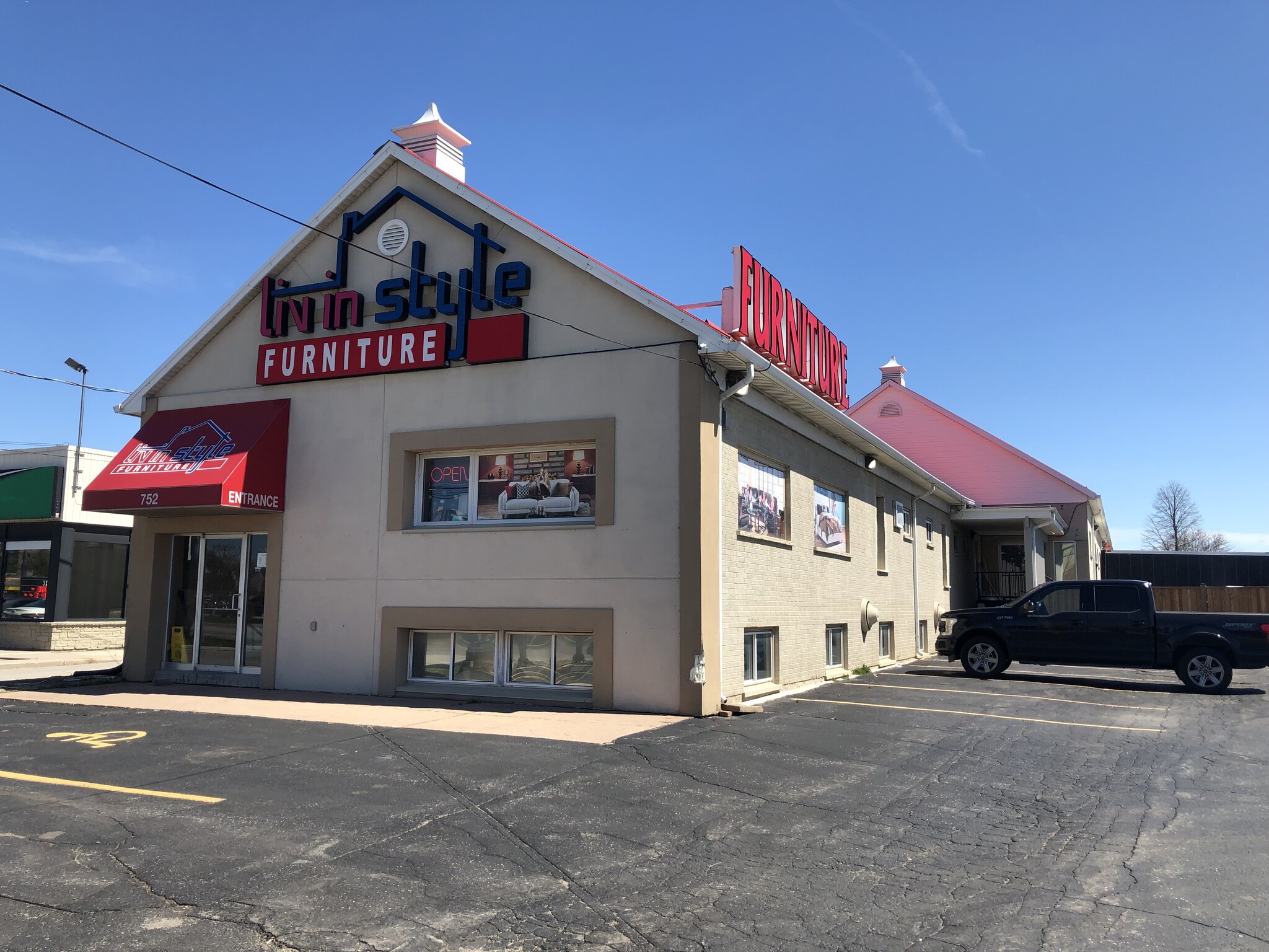 752 Wharncliffe Rd S, London, ON for lease Building Photo- Image 1 of 8