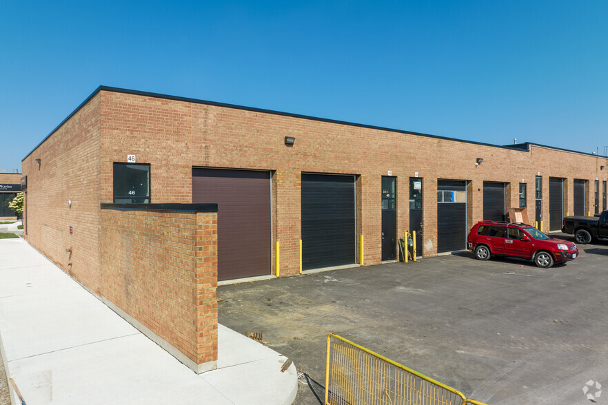 2700 Dufferin St, Toronto, ON for lease - Building Photo - Image 3 of 4