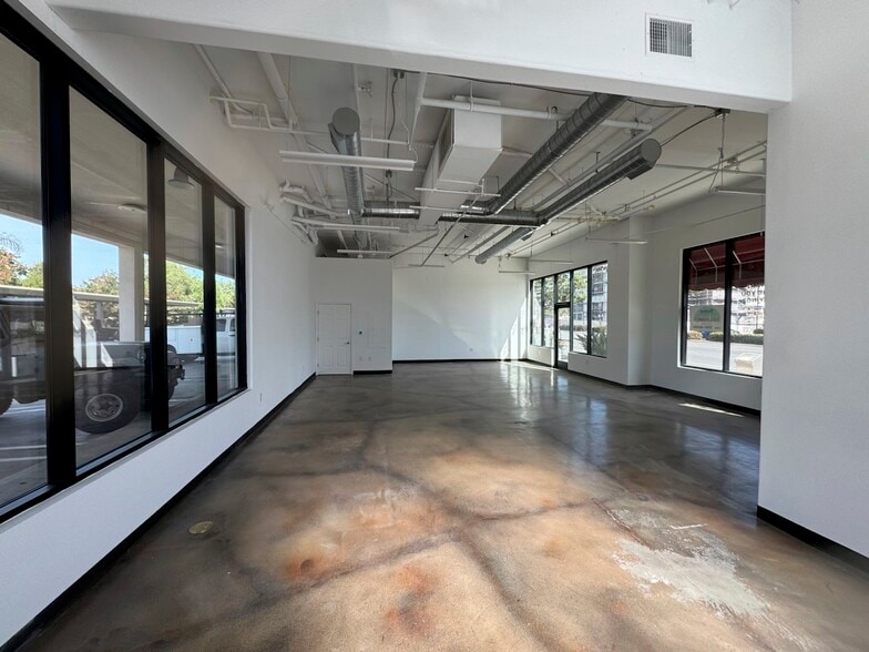 260 S Rancho Santa Fe Rd, San Marcos, CA for sale - Interior Photo - Image 2 of 7