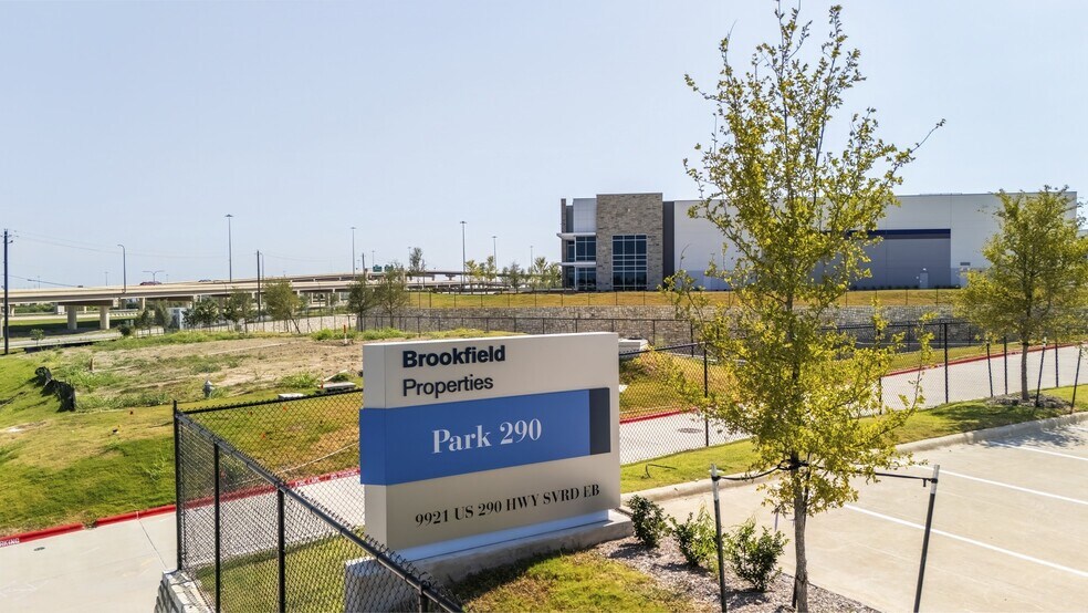 11653 Decker Ln, Austin, TX à louer - Photo du bâtiment - Image 2 de 28