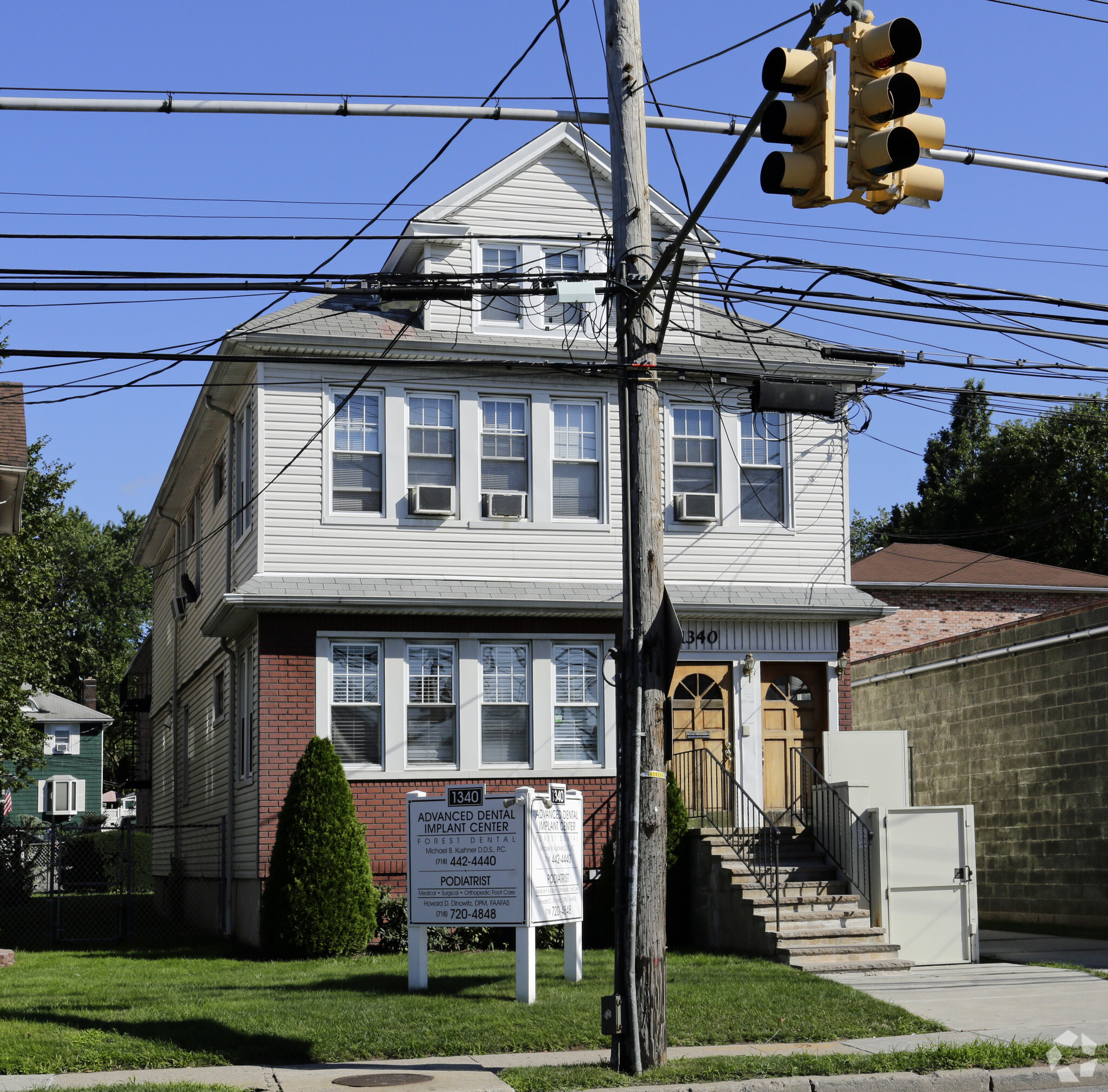 1340 Forest Ave, Staten Island, NY à louer Photo principale- Image 1 de 5