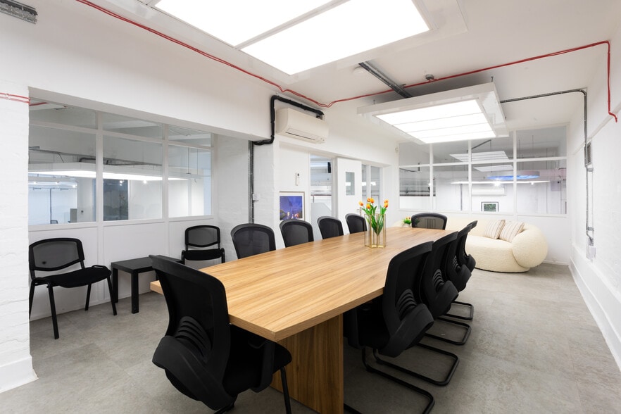 119 Holloway Head, Birmingham for lease - Interior Photo - Image 3 of 9