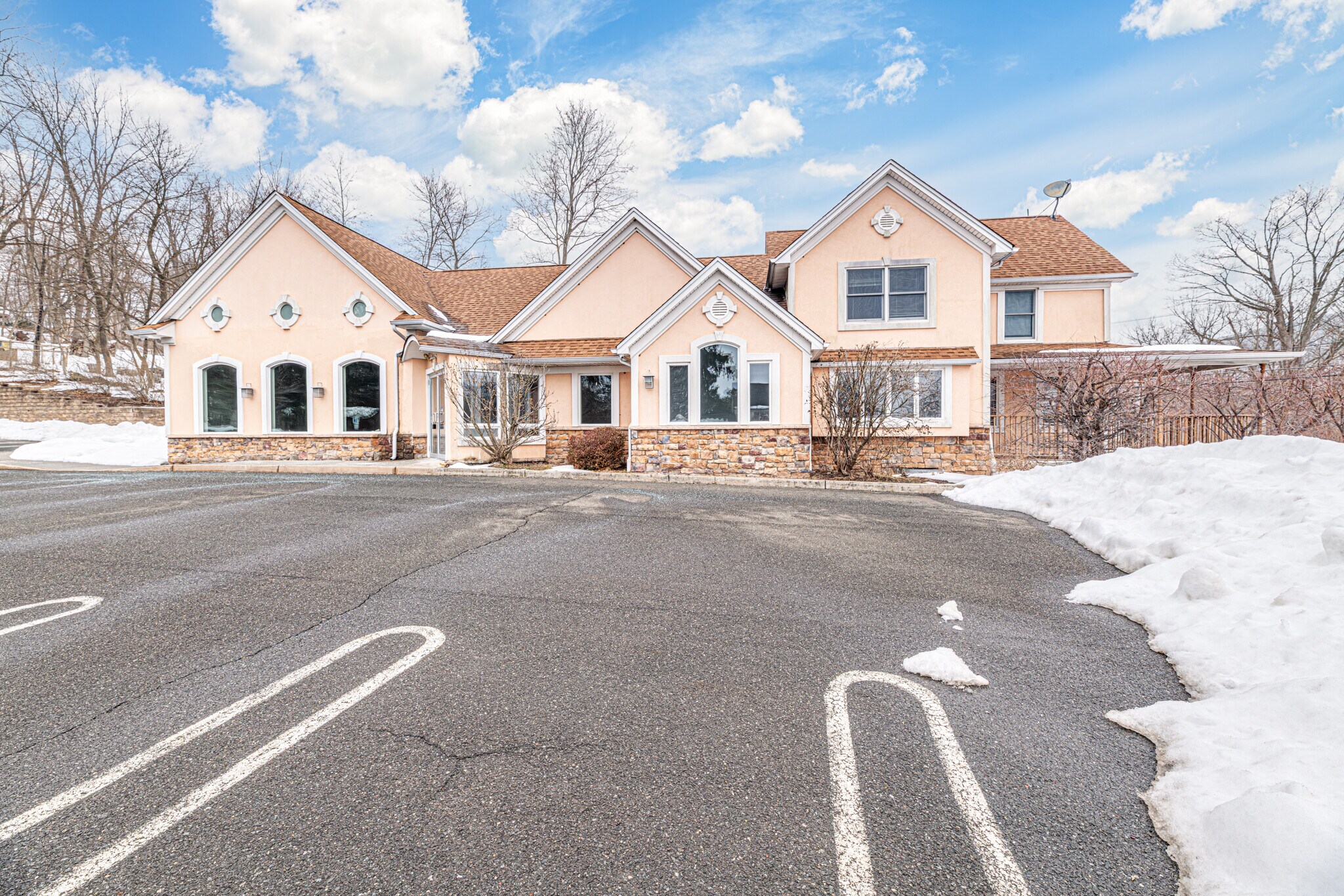 137 Rutherford Ave, Franklin, NJ à louer Photo principale- Image 1 de 18