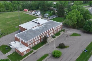 Plus de détails pour 76 W Athens Rd, Roseville, OH - Local d'activités à louer