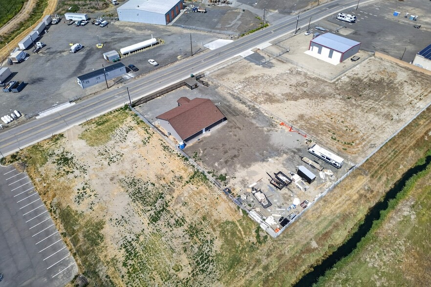506 E Stover Rd, Grandview, WA à vendre - Photo du bâtiment - Image 3 de 25