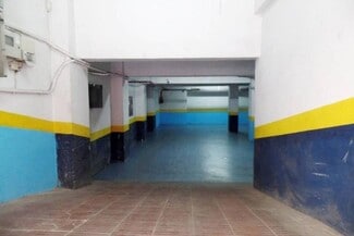 Plus de détails pour Multi-résidentiel à vendre