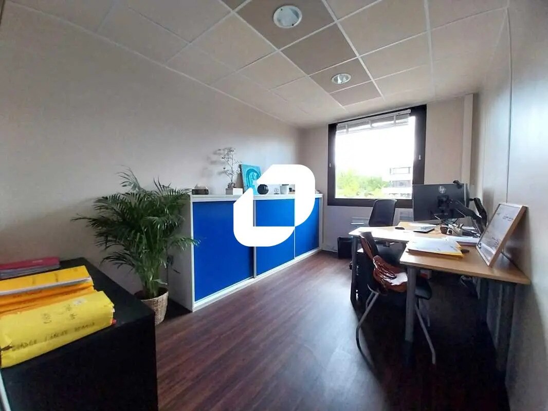 Bureau dans Montigny-le-Bretonneux à vendre Photo intérieure- Image 1 de 11