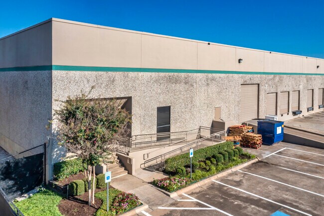 More details for 11441-11461 Hillguard Rd, Dallas, TX - Industrial for Lease