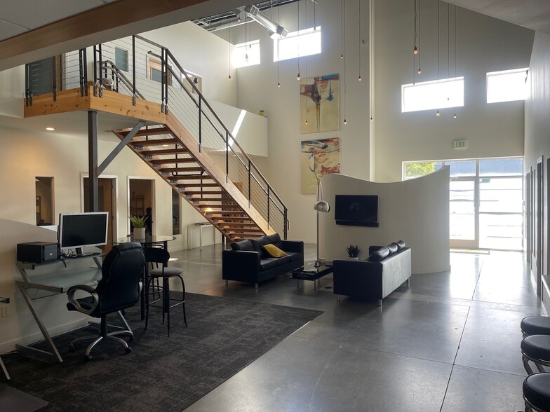 383-385 N 700 W, North Salt Lake, UT à louer - Photo intérieure - Image 3 de 9