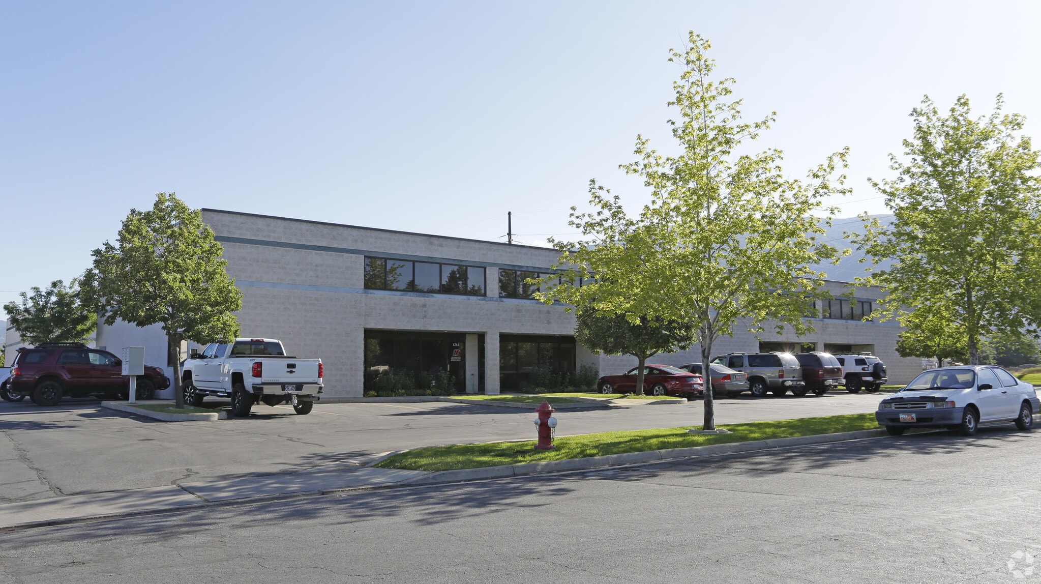 1252-1264 W 50 S, Centerville, UT for lease Primary Photo- Image 1 of 4