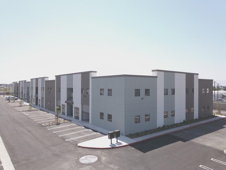 10680 Silicon Ave, Montclair, CA à vendre - Photo du bâtiment - Image 2 de 15