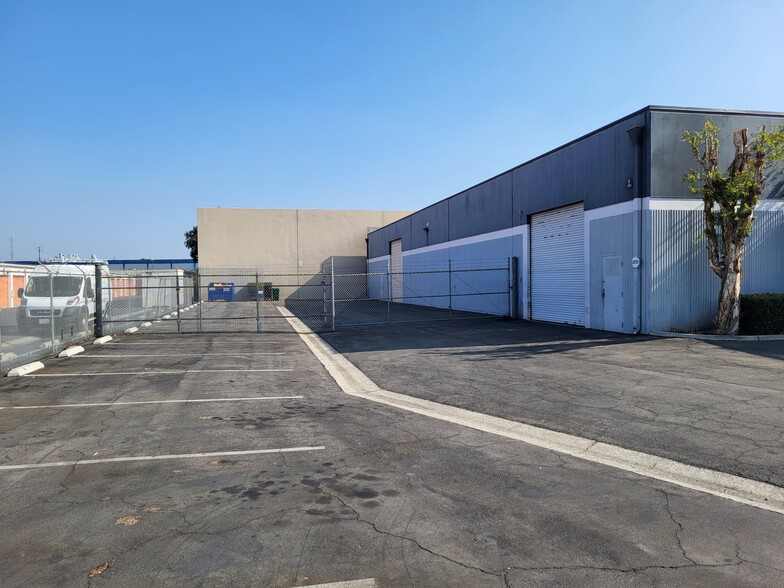 9041 Bermudez St, Pico Rivera, CA for lease - Building Photo - Image 2 of 7