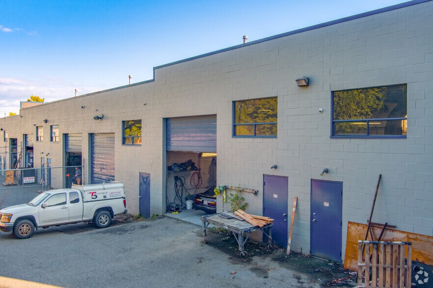 19257 Enterprise Way, Surrey, BC à louer - Photo du bâtiment - Image 3 de 7