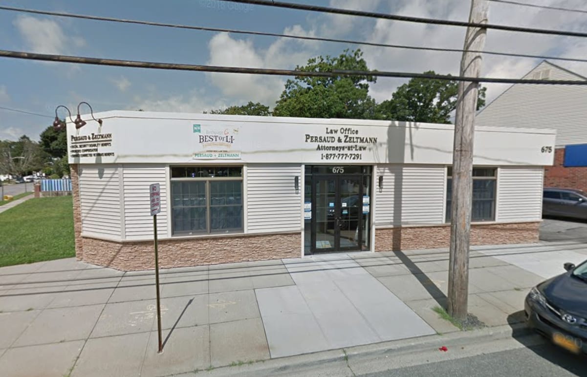 675 Broadway, Massapequa, NY for lease Primary Photo- Image 1 of 82