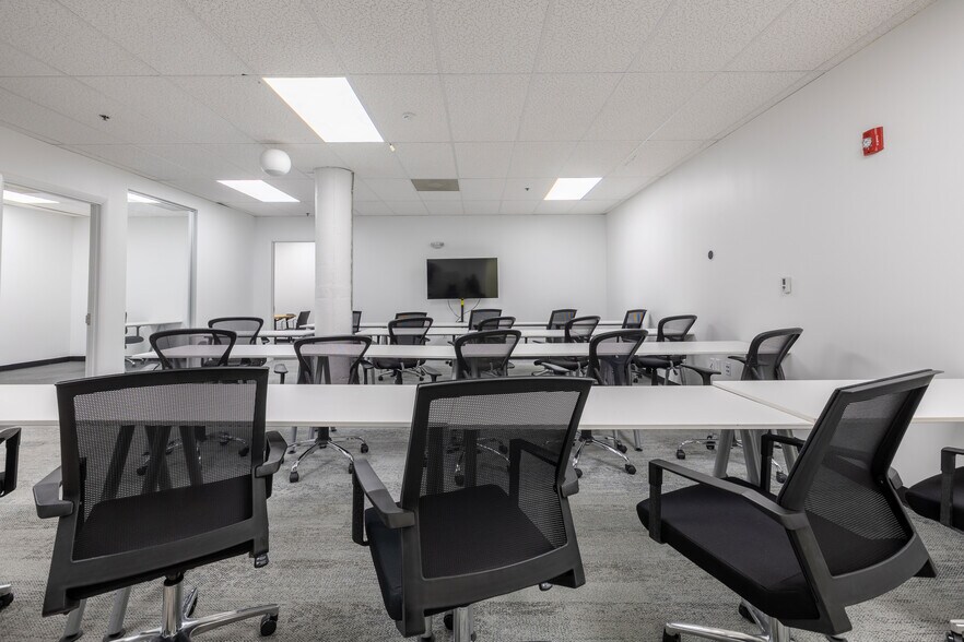 25 N Market St, Jacksonville, FL à louer - Photo du bâtiment - Image 2 de 26