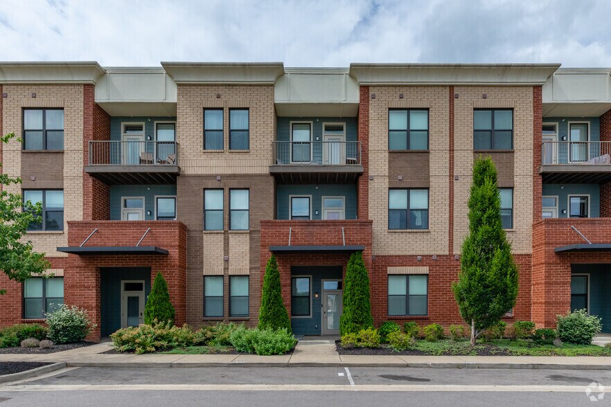 130 Cinema Dr, Hendersonville, TN à louer - Photo du bâtiment - Image 3 de 32