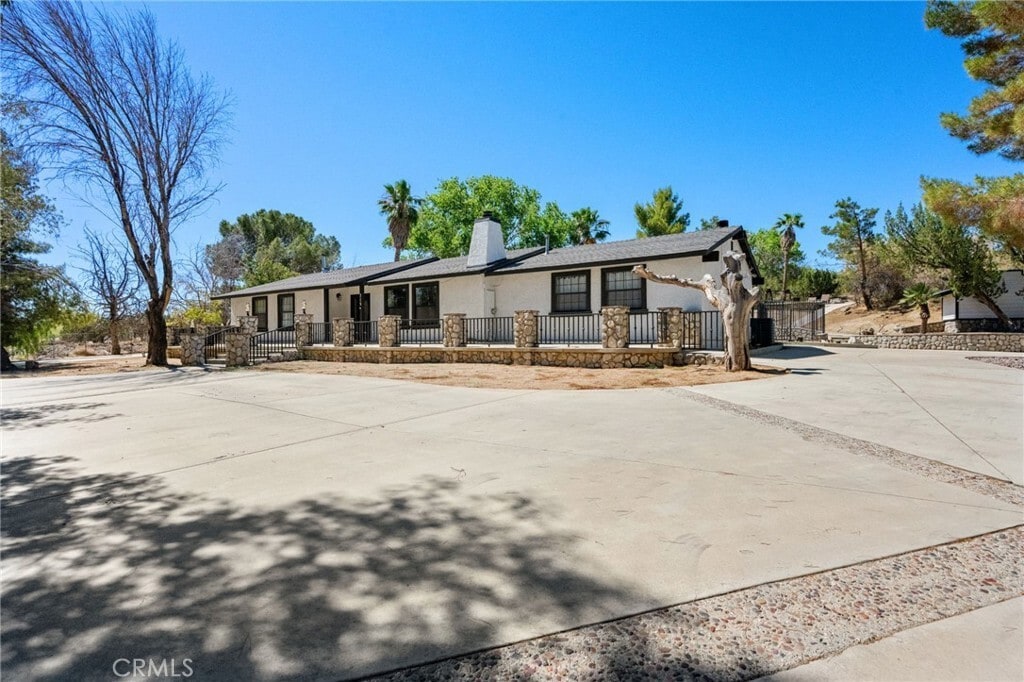 712 W Avenue R8, Palmdale, CA à louer Photo du bâtiment- Image 1 de 22