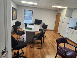 702 Mall Blvd, Savannah, GA for lease Interior Photo- Image 2 of 8