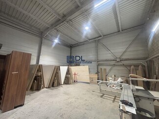 Plus de détails pour Local d'activités à louer