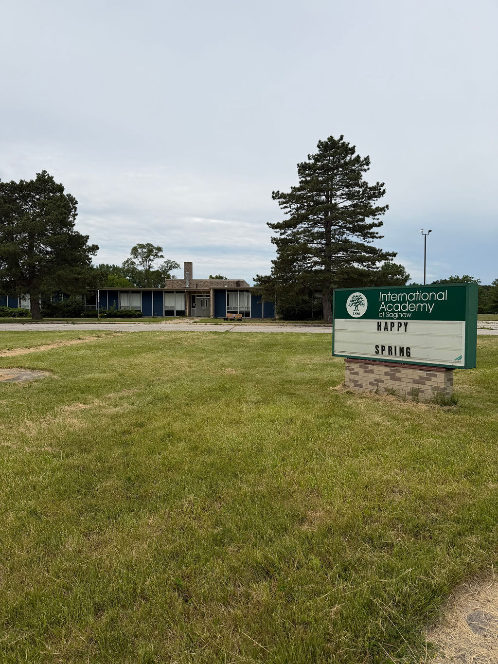 1944 Iowa Ave, Saginaw, MI for sale Primary Photo- Image 1 of 31