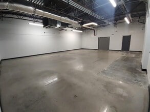 10949 E Peakview Ave, Englewood, CO for lease Interior Photo- Image 2 of 4