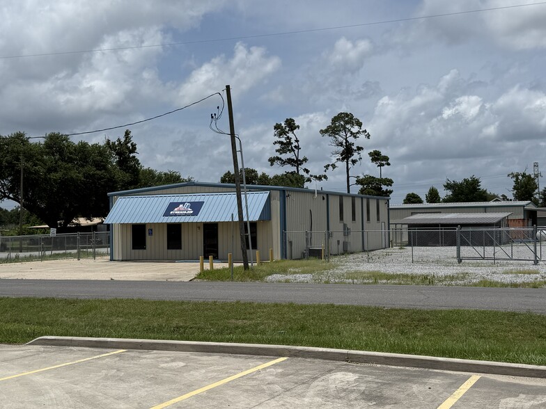 1025 Ravia Rd, Sulphur, LA for lease - Building Photo - Image 1 of 11