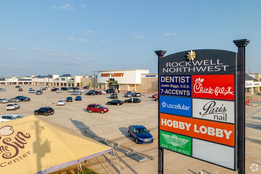 8255 N Rockwell Ave, Oklahoma City, OK à louer - Photo du bâtiment - Image 2 de 30